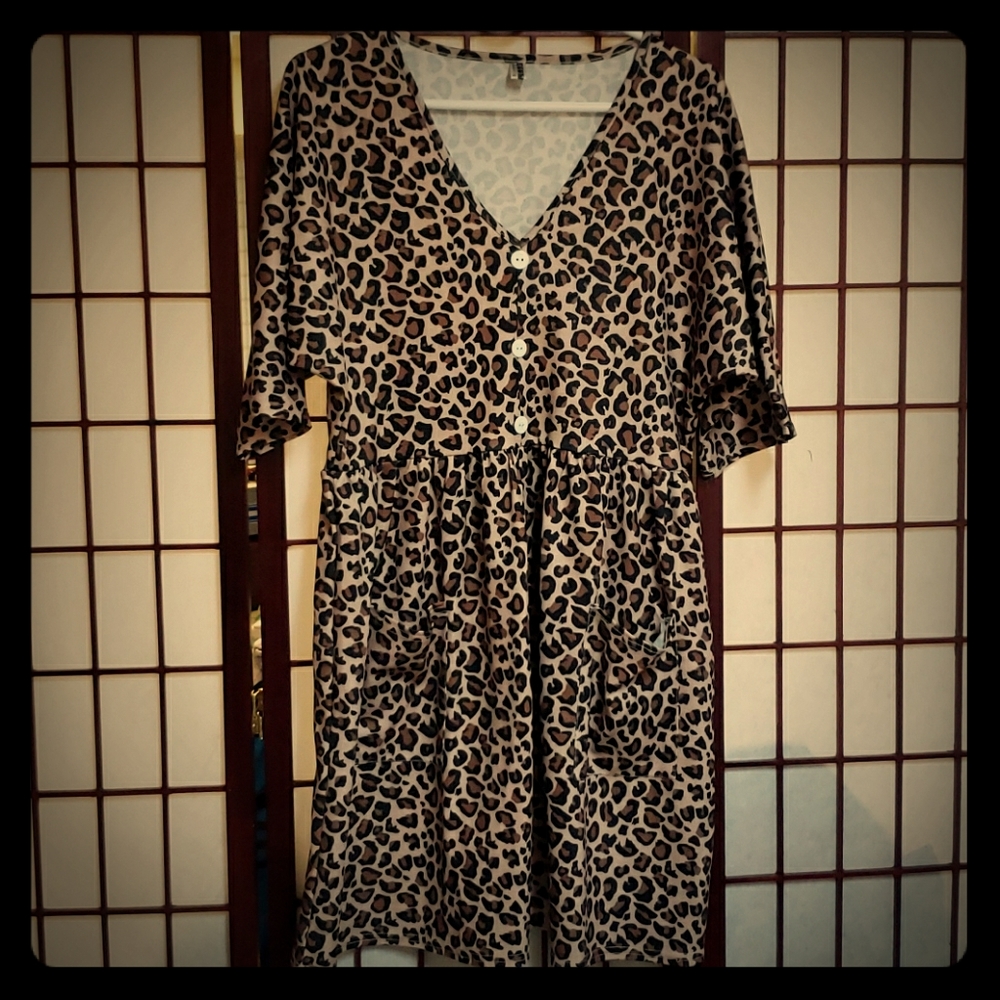 Ecowish size S leopard print half sleeve dress